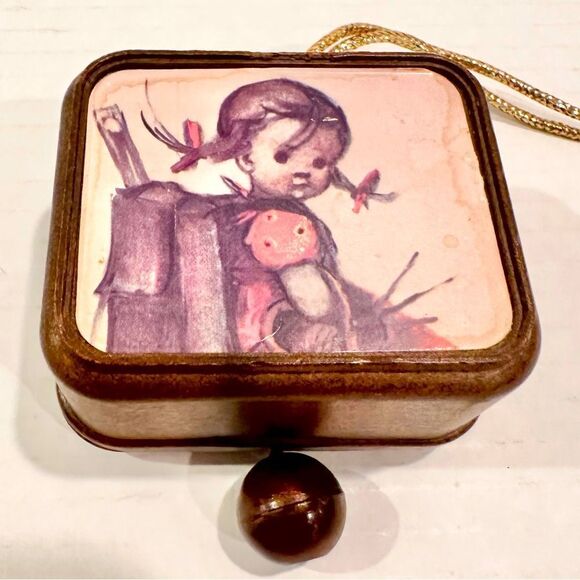 Vintage Hummel‎ Musical Pull String Christmas School Days Ornament Made in Japan - Picture 1 of 7